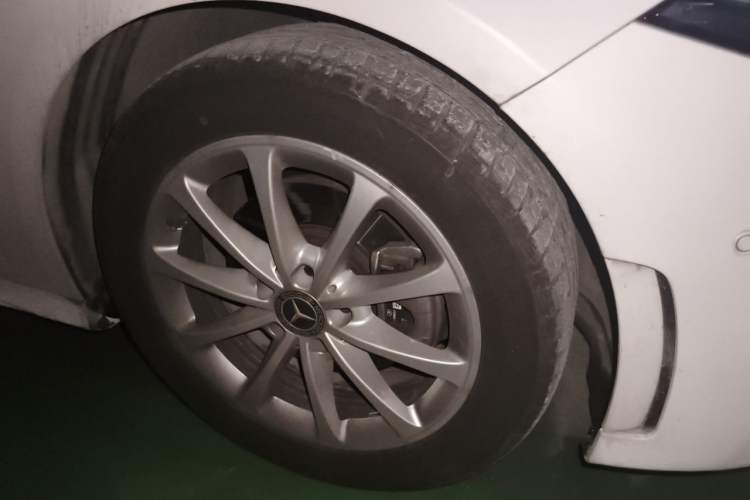 Used Mercedes-Benz A-Class 2020 A 200 L Sport Sedan Right Front Wheel Hub