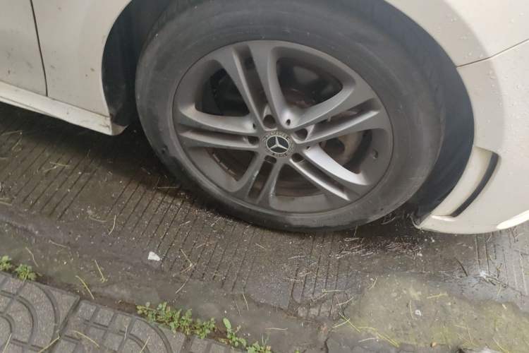 Used Mercedes-Benz A-Class 2020 Second Facelift A 180 L Sport Sedan Right Front Wheel Hub