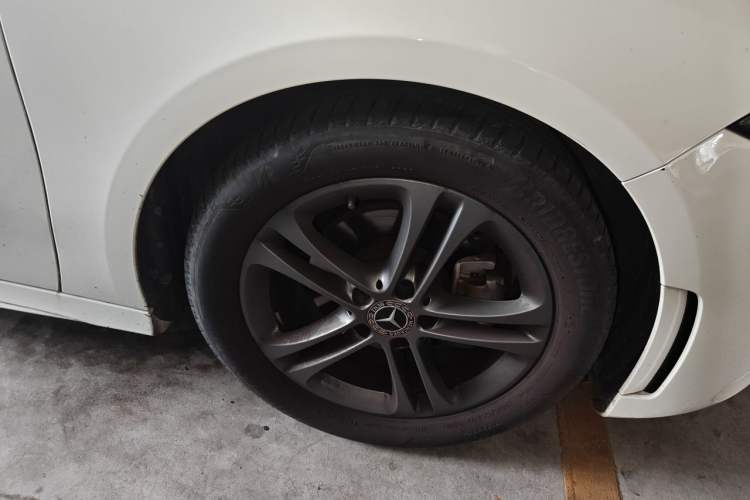 Used Mercedes-Benz A-Class 2020 Facelift A 180 L Sport Sedan Special Configuration Right Front Wheel Hub