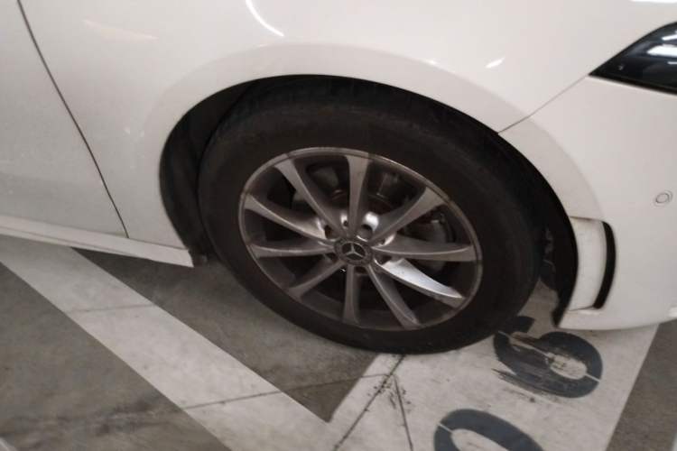 Used Mercedes-Benz A-Class 2020 Restyled A 200 L Sport Sedan Fashion Version Right Front Wheel Hub