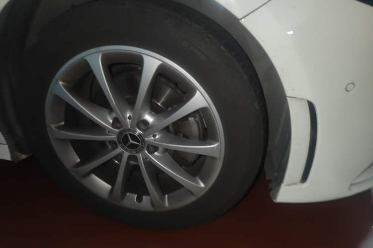Used Mercedes-Benz A-Class 2020 A 200 L Sport Sedan Right Front Wheel Hub