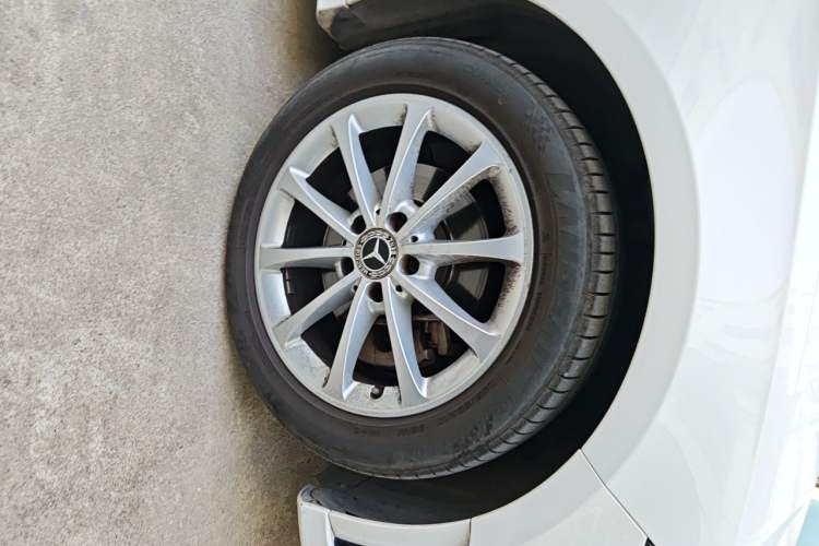 Used Mercedes-Benz A-Class 2020 A 200 L Sport Sedan Right Front Wheel Hub