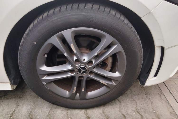 Used Mercedes-Benz A-Class 2020 Facelift A 180 L Sport Sedan Special Configuration Right Front Wheel Hub