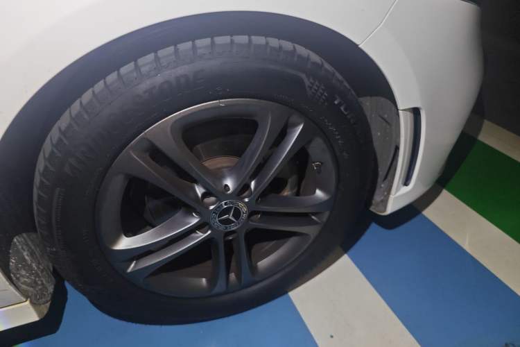 Used Mercedes-Benz A-Class 2020 Facelift A 180 L Sport Sedan Special Configuration Right Front Wheel Hub