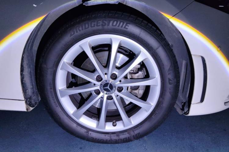 Used Mercedes-Benz A-Class 2020 Restyled A 200 L Sport Sedan Fashion Version Right Front Wheel Hub