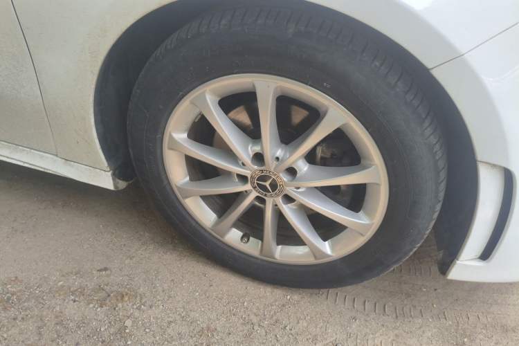 Used Mercedes-Benz A-Class 2020 Restyled A 200 L Sport Sedan Dynamic Version Right Front Wheel Hub