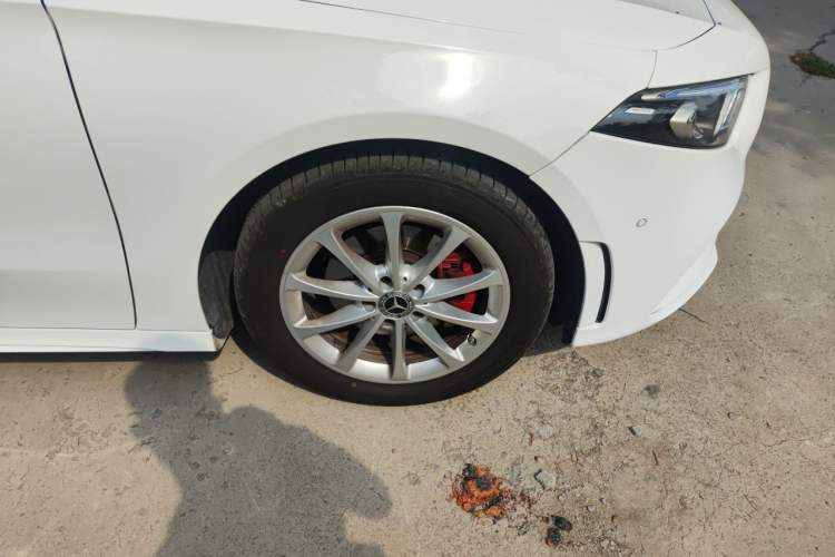 Used Mercedes-Benz A-Class 2020 Restyled A 200 L Sport Sedan Fashion Version Right Front Wheel Hub