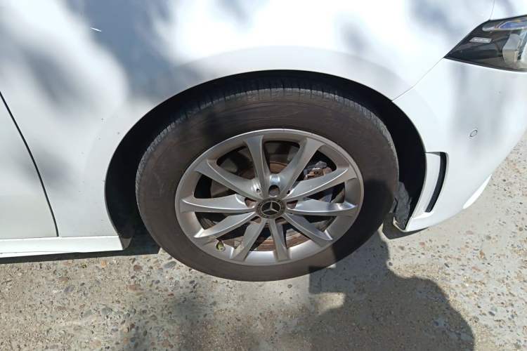Used Mercedes-Benz A-Class 2020 Restyled A 200 L Sport Sedan Dynamic Version Right Front Wheel Hub