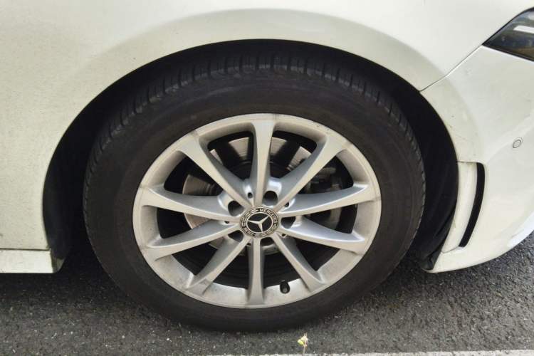 Used Mercedes-Benz A-Class 2020 A 200 L Sport Sedan Right Front Wheel Hub