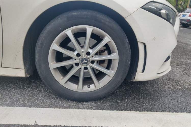 Used Mercedes-Benz A-Class 2020 A 200 L Sport Sedan Right Front Wheel Hub