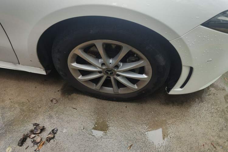 Used Mercedes-Benz A-Class 2020 Restyled A 200 L Sport Sedan Fashion Version Right Front Wheel Hub