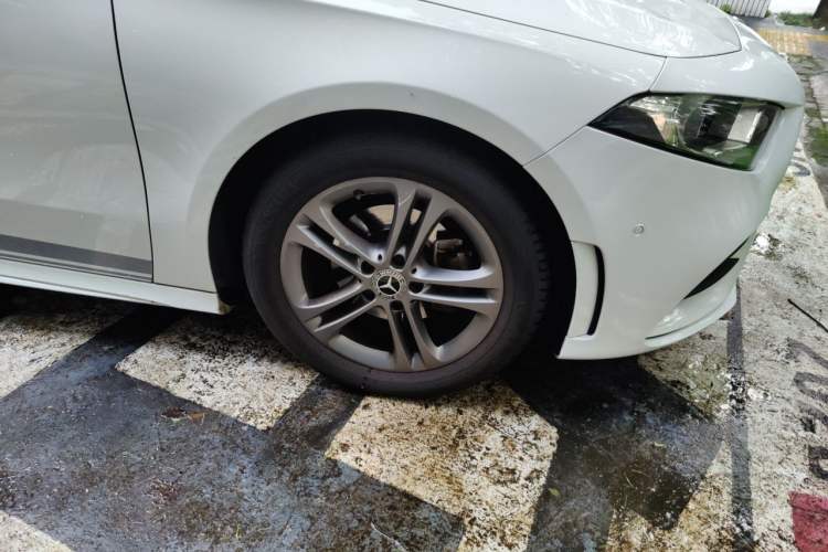 Used Mercedes-Benz A-Class 2020 Facelift A 180 L Sport Sedan Special Configuration Right Front Wheel Hub