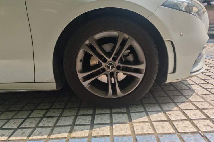 Used Mercedes-Benz A-Class 2020 Second Facelift A 180 L Sport Sedan Right Front Wheel Hub