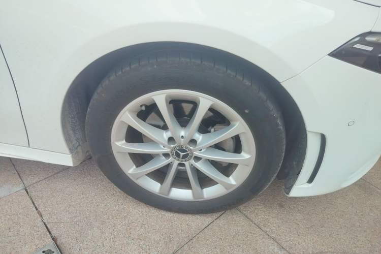 Used Mercedes-Benz A-Class 2020 A 200 L Sport Sedan Right Front Wheel Hub