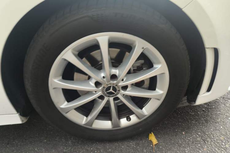 Used Mercedes-Benz A-Class 2020 Restyled A 200 L Sport Sedan Dynamic Version Right Front Wheel Hub