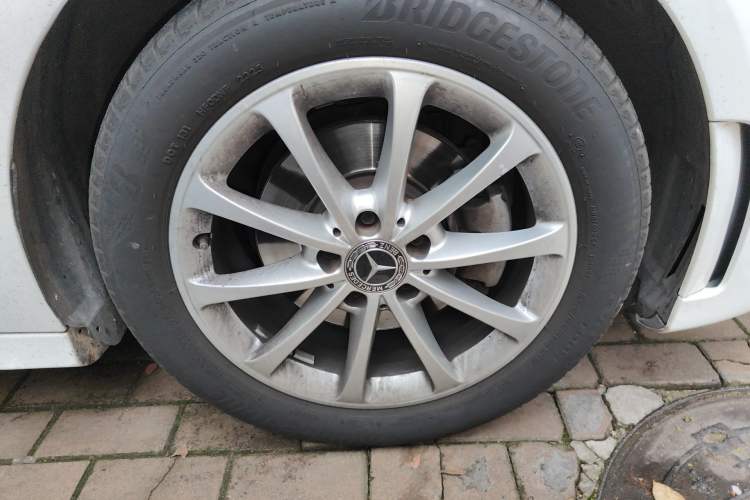 Used Mercedes-Benz A-Class 2020 Restyled A 200 L Sport Sedan Fashion Version Right Front Wheel Hub
