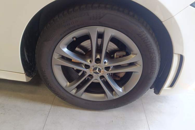 Used Mercedes-Benz A-Class 2020 Second Facelift A 180 L Sport Sedan Right Front Wheel Hub