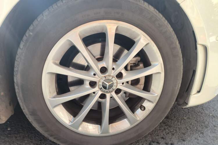 Used Mercedes-Benz A-Class 2020 A 200 L Sport Sedan Right Front Wheel Hub
