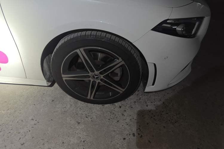 Used Mercedes-Benz A-Class 2020 A 220 L 4MATIC Sport Sedan Right Front Wheel Hub