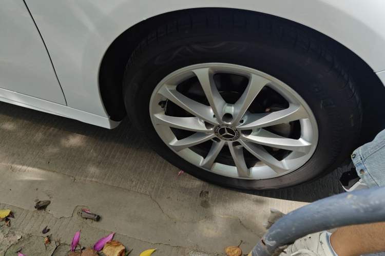 Used Mercedes-Benz A-Class 2020 A 200 L Sport Sedan Right Front Wheel Hub