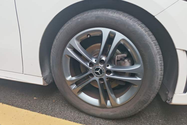 Used Mercedes-Benz A-Class 2020 Second Facelift A 180 L Sport Sedan Right Front Wheel Hub