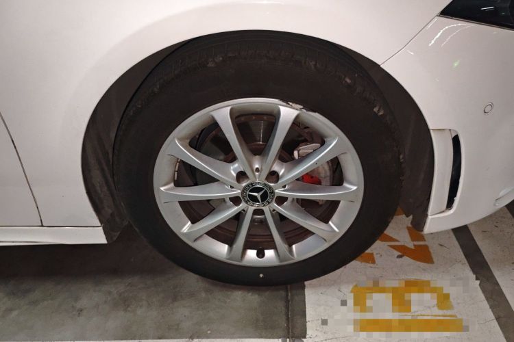 Used Mercedes-Benz A-Class 2020 A 200 L Sport Sedan Right Front Wheel Hub