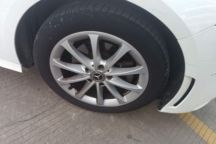 Used Mercedes-Benz A-Class 2020 Restyled A 200 L Sport Sedan Fashion Version Right Front Wheel Hub