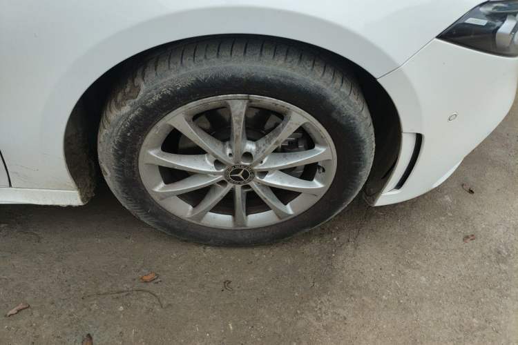 Used Mercedes-Benz A-Class 2020 Restyled A 200 L Sport Sedan Dynamic Version Right Front Wheel Hub