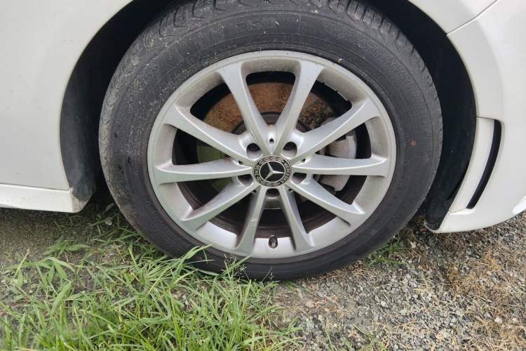 Used Mercedes-Benz A-Class 2020 A 200 L Sport Sedan Right Front Wheel Hub