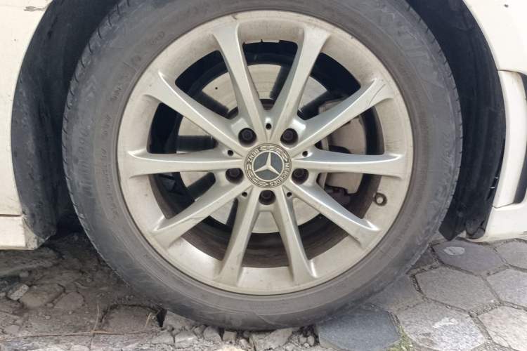 Used Mercedes-Benz A-Class 2020 A 200 L Sport Sedan Right Front Wheel Hub