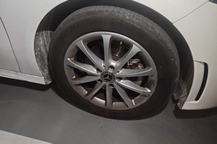 Used Mercedes-Benz A-Class 2020 Restyled A 200 L Sport Sedan Dynamic Version Right Front Wheel Hub
