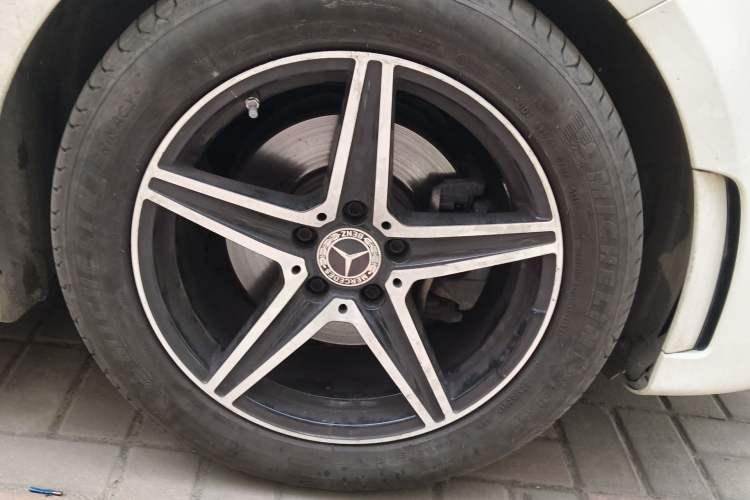 Used Mercedes-Benz A-Class 2020 A 200 L Sport Sedan Right Front Wheel Hub