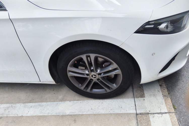 Used Mercedes-Benz A-Class 2020 A 200 L Right Front Wheel Hub