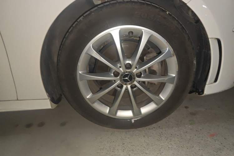 Used Mercedes-Benz A-Class 2020 Restyled A 200 L Sport Sedan Dynamic Version Right Front Wheel Hub