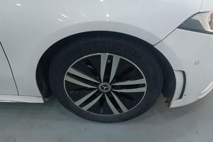 Used Mercedes-Benz A-Class 2020 A 180 L Sport Sedan Right Front Wheel Hub