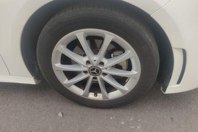 Used Mercedes-Benz A-Class 2020 A 200 L Sport Sedan Right Front Wheel Hub