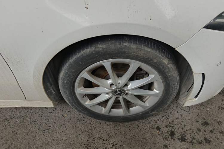 Used Mercedes-Benz A-Class 2020 A 200 L Sport Sedan Right Front Wheel Hub