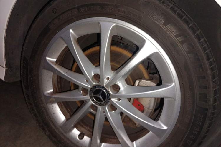 Used Mercedes-Benz A-Class 2020 A 200 L Sport Sedan Right Front Wheel Hub
