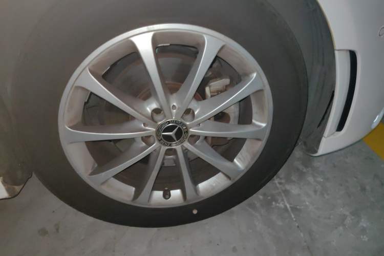 Used Mercedes-Benz A-Class 2020 A 200 L Sport Sedan Right Front Wheel Hub