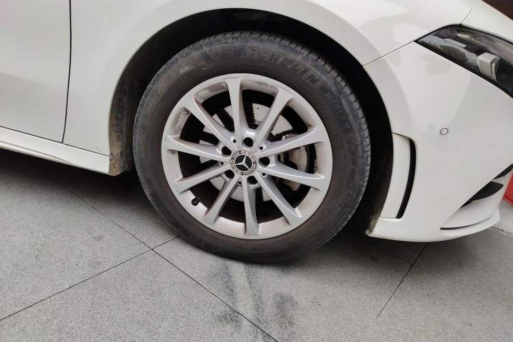 Used Mercedes-Benz A-Class 2020 A 200 L Sport Sedan Right Front Wheel Hub