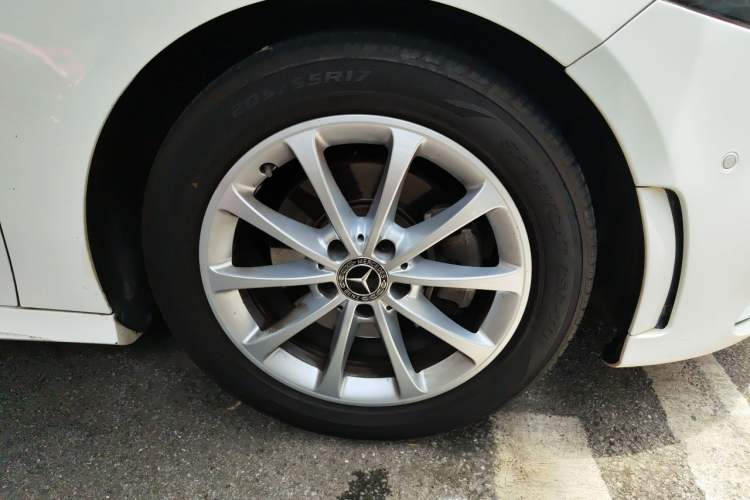Used Mercedes-Benz A-Class 2020 A 200 L Sport Sedan Right Front Wheel Hub