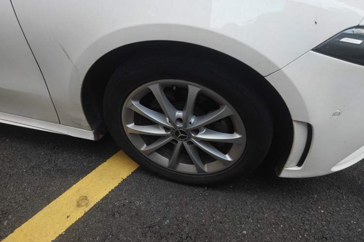 Used Mercedes-Benz A-Class 2020 A 200 L Sport Sedan Right Front Wheel Hub