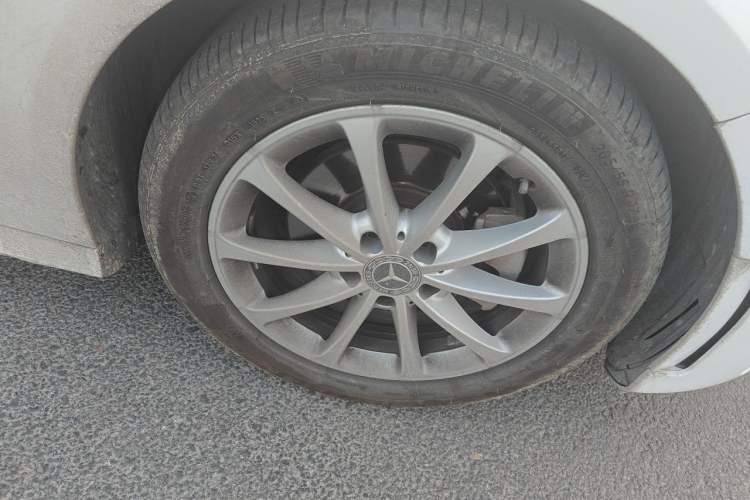 Used Mercedes-Benz A-Class 2020 A 200 L Sport Sedan Right Front Wheel Hub