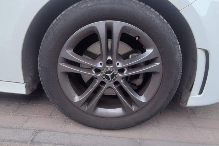 Used Mercedes-Benz A-Class 2020 Second Facelift A 180 L Sport Sedan Right Front Wheel Hub