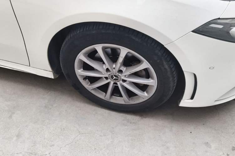 Used Mercedes-Benz A-Class 2020 A 200 L Sport Sedan Right Front Wheel Hub