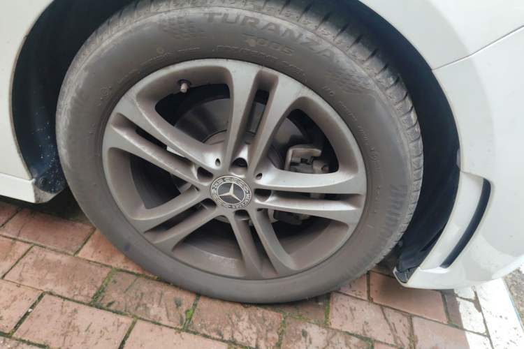 Used Mercedes-Benz A-Class 2020 Second Facelift A 180 L Sport Sedan Right Front Wheel Hub