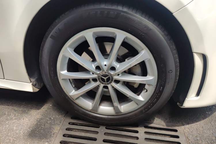 Used Mercedes-Benz A-Class 2020 A 200 L Sport Sedan Right Front Wheel Hub