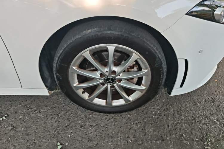 Used Mercedes-Benz A-Class 2020 Restyled A 200 L Sport Sedan Dynamic Version Right Front Wheel Hub