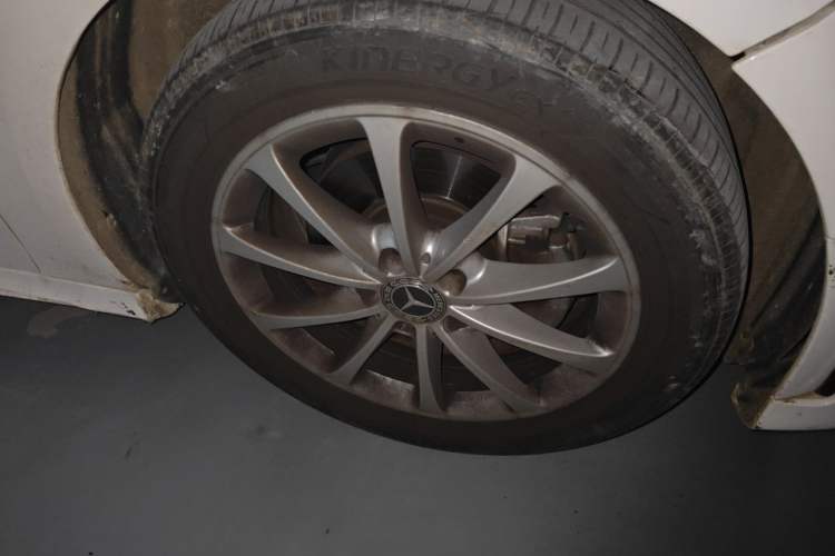 Used Mercedes-Benz A-Class 2020 Restyled A 200 L Sport Sedan Dynamic Version Right Front Wheel Hub