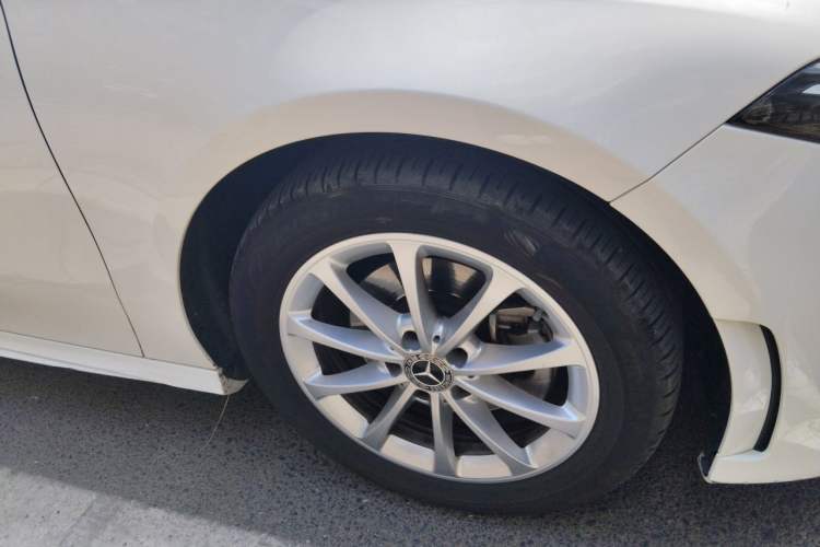 Used Mercedes-Benz A-Class 2020 Restyled A 200 L Sport Sedan Fashion Version Right Front Wheel Hub